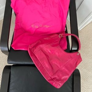 Lilly pulitzer fuscia leather hobo bag EUC with dustbag